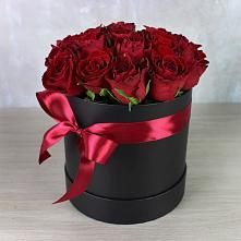 Цветочная композиция из Розы в шляпной коробке в Белореченском